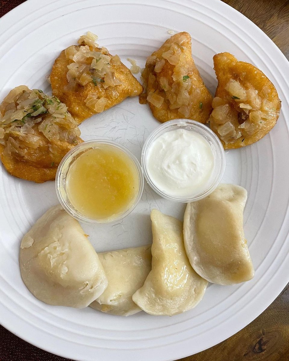 veselkanyc's tweet photo. Love some pierogis 📷📷 .
Veselka at @themarketline
Photo: Food pics
#varenyky #veselka #veselkanyc #essexmarket #themarketline https://t.co/QWfmrscnHt