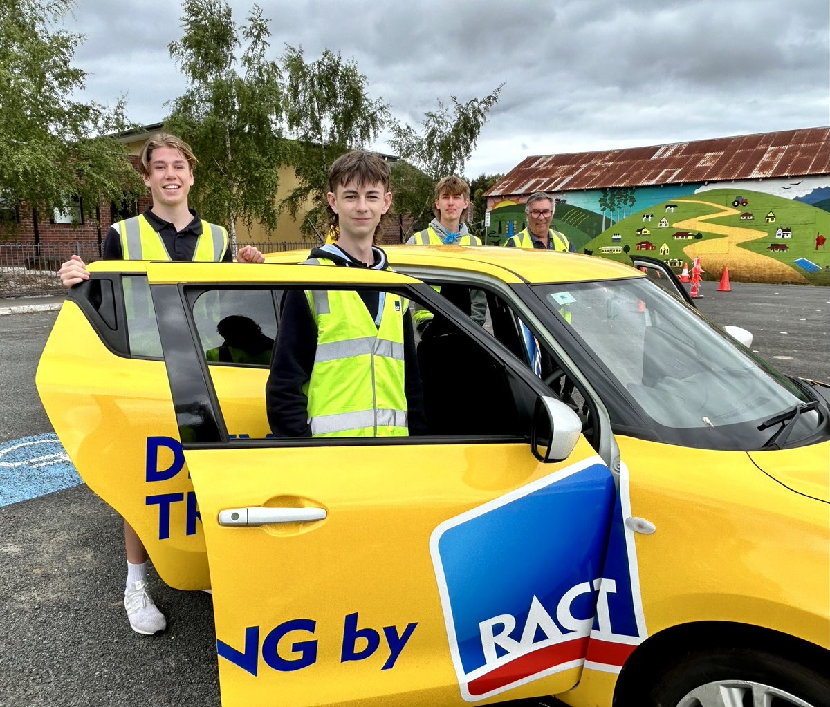 RACTOfficial's tweet image. Lilydale District School students took on our Distracted Driver program this morning to sharpen their road safety skills. Let's empower the next generation to make our roads safer. Read more below.

bit.ly/3QNQCAk