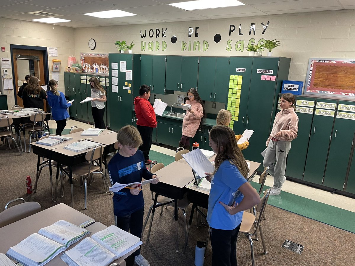 Great discussions happening in reading!

#blackknightpride <a href="/hempfield/">Hempfield SD</a> #iteachtoo #iteachreading #reading #teach #teachersofinstagram #teacherlife <a href="/savvaslearning/">Savvas Learning</a>