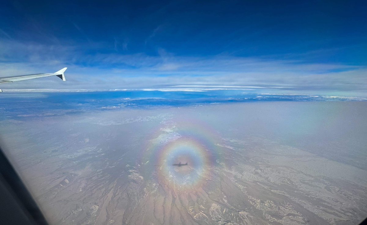 spann's tweet image. Airplane glory over Colorado today…. Photos from Justin Powell
