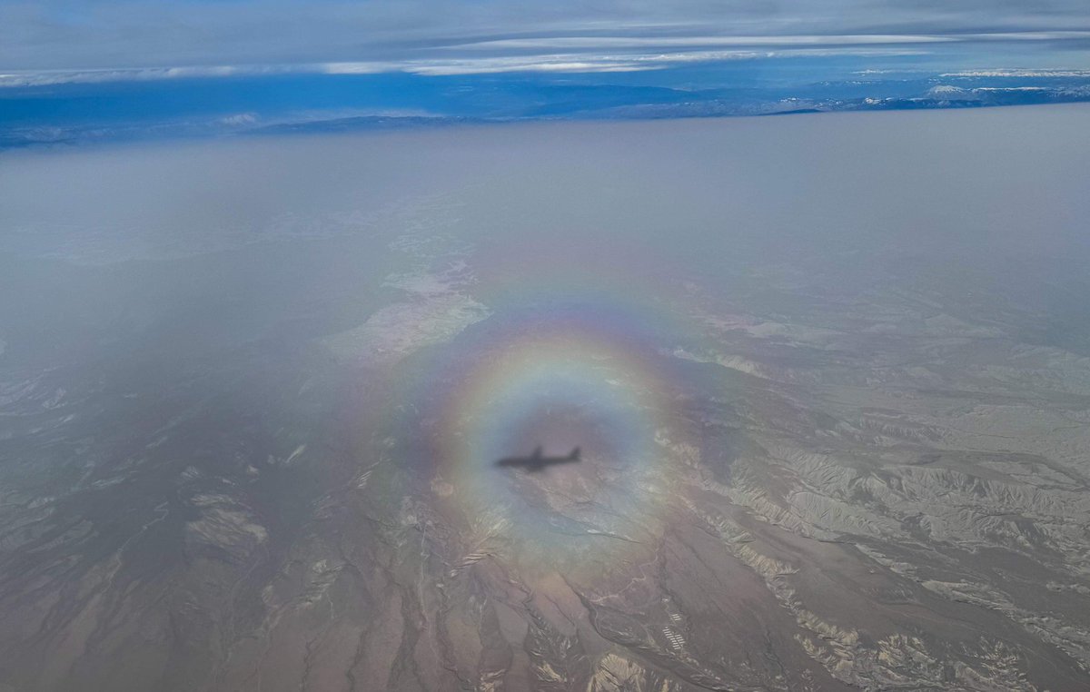spann's tweet image. Airplane glory over Colorado today…. Photos from Justin Powell