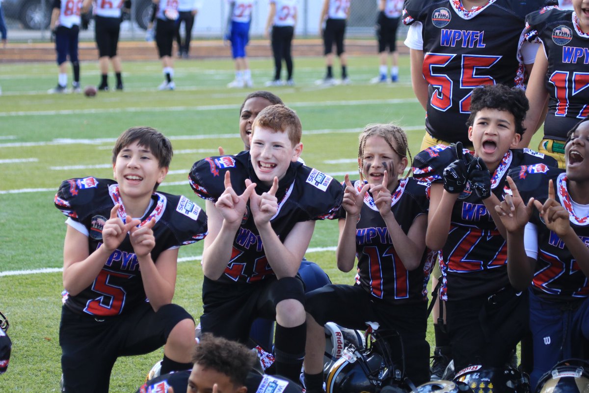 UnionFinley's tweet image. Post game. Good job Bear seniors. You made us proud. We loved having you, will miss you, and look forward to watching you next year and beyond. You are always welcome back and remember “Once a BEAR, always a BEAR”