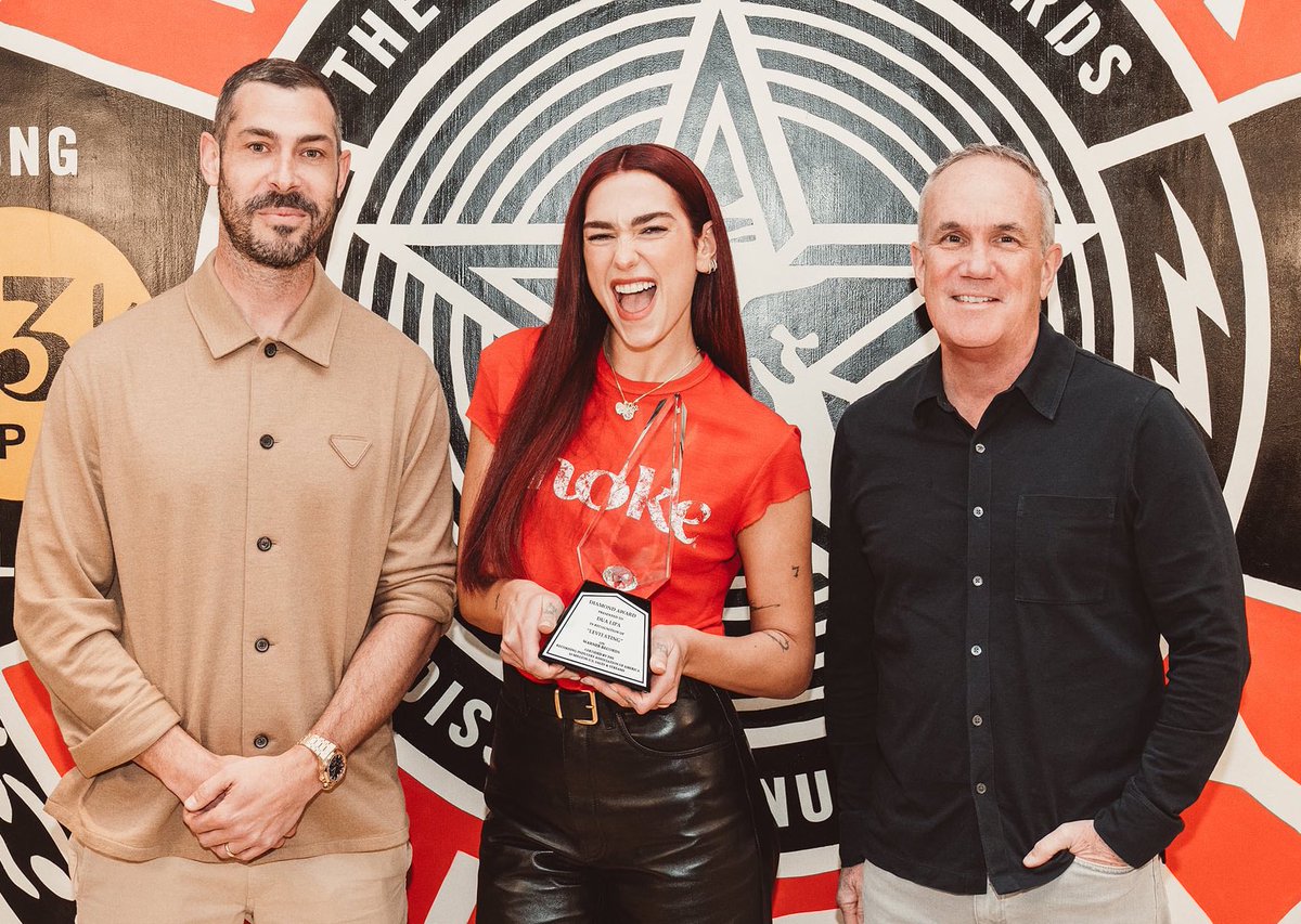 “Levitating” ha obtenido oficialmente la certificación DIAMANTE en EE.UU.  por vender más de 10 millones de unidades en el país