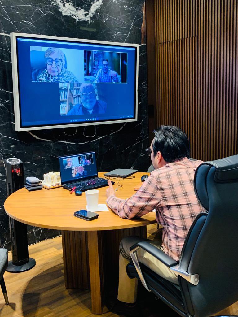 JuandDiosGamez's tweet photo. Me dio mucho gusto saludar y platicar con el doctor FERNANDO SAVATER a quien agradezco su interés de participar en la segunda edición de la FIL Culiacán 2023, en donde impartirá la conferencia “Leer para Despertar” el sábado 18 de Noviembre en el Teatro MIA. https://t.co/nHNonrAww0