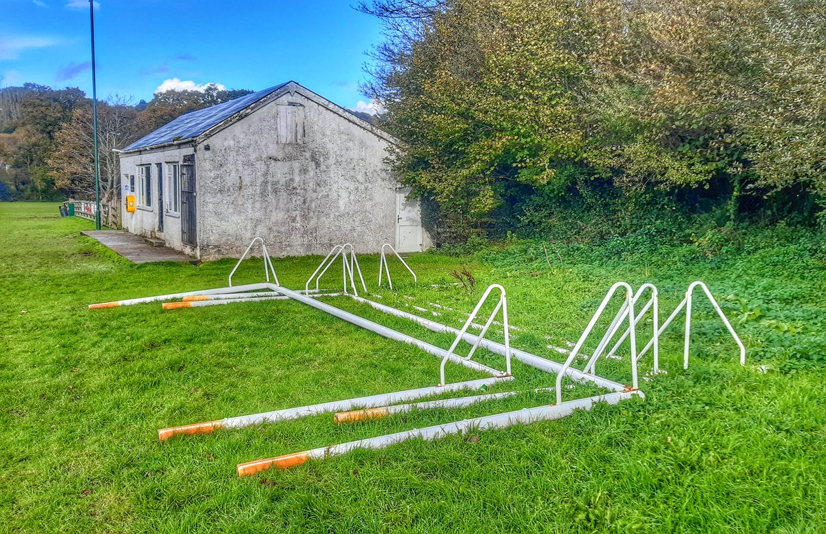 BartonsTravels's tweet photo. The pavilion at Fillace Park. Horrabridge Rangers. Football within the Dartmoor National Park.  

#dartmoor #horrabridge @PLsportsnews https://t.co/aHEvxvDRGq