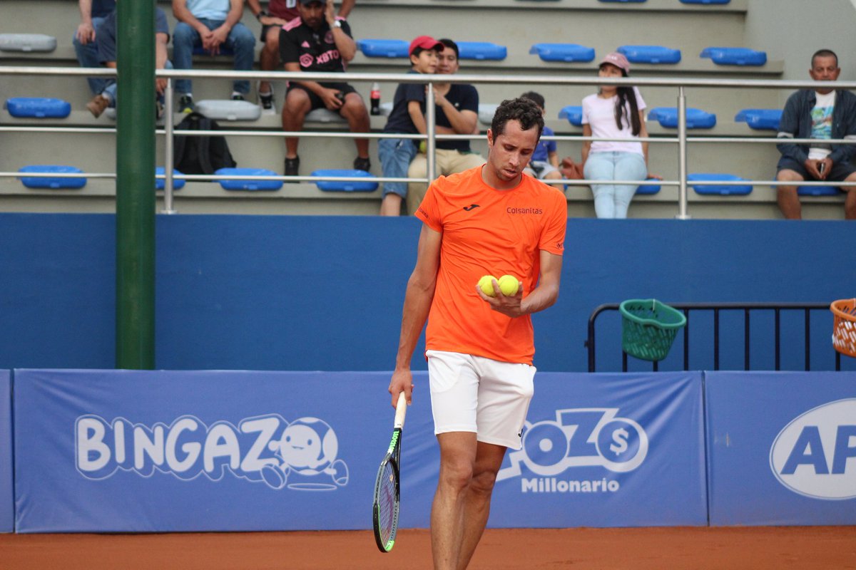miguelvallejom's tweet photo. 🎾🎾🤍💙🇪🇨
El Chileno #AlejandroTabilo es el campeon del @ATPChallenger @challengye05 ,
Al ganarle en la final a 
🇨🇴 #DanielGalan , Tabilo logro el doblete en Guayaquil lo ganó en el 2021 y 2023,

#Bingazo y #PozoMillonario de @LoteriaNacJBG Sponsor oficial 
del @challengye05 https://t.co/kbOS8RC9gH