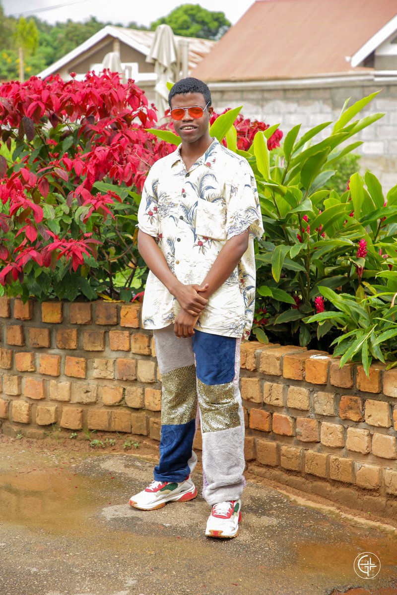 NdawulaRich's tweet photo. @MuckiRussell with classified drip from top 2 bottom #rasomucki ceec alien samsung Zac efron #TOTCHE Joan kagezi casemiro Mark chelsea Rolex South Sudan #Italy ceaseforGaza #AngeloMathews https://t.co/LyZCoBYR1o
