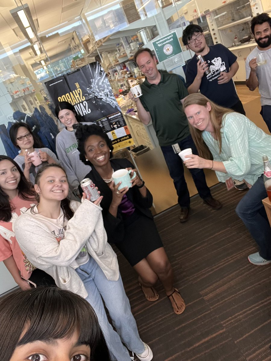 smaldonelab's tweet photo. Congratulations to Dr. Ashele K Remy @ashele_k for defending her thesis like a PRO, we’re gonna miss you buddy. 
#3Dprinting #chemistry https://t.co/5fwAgtbka2