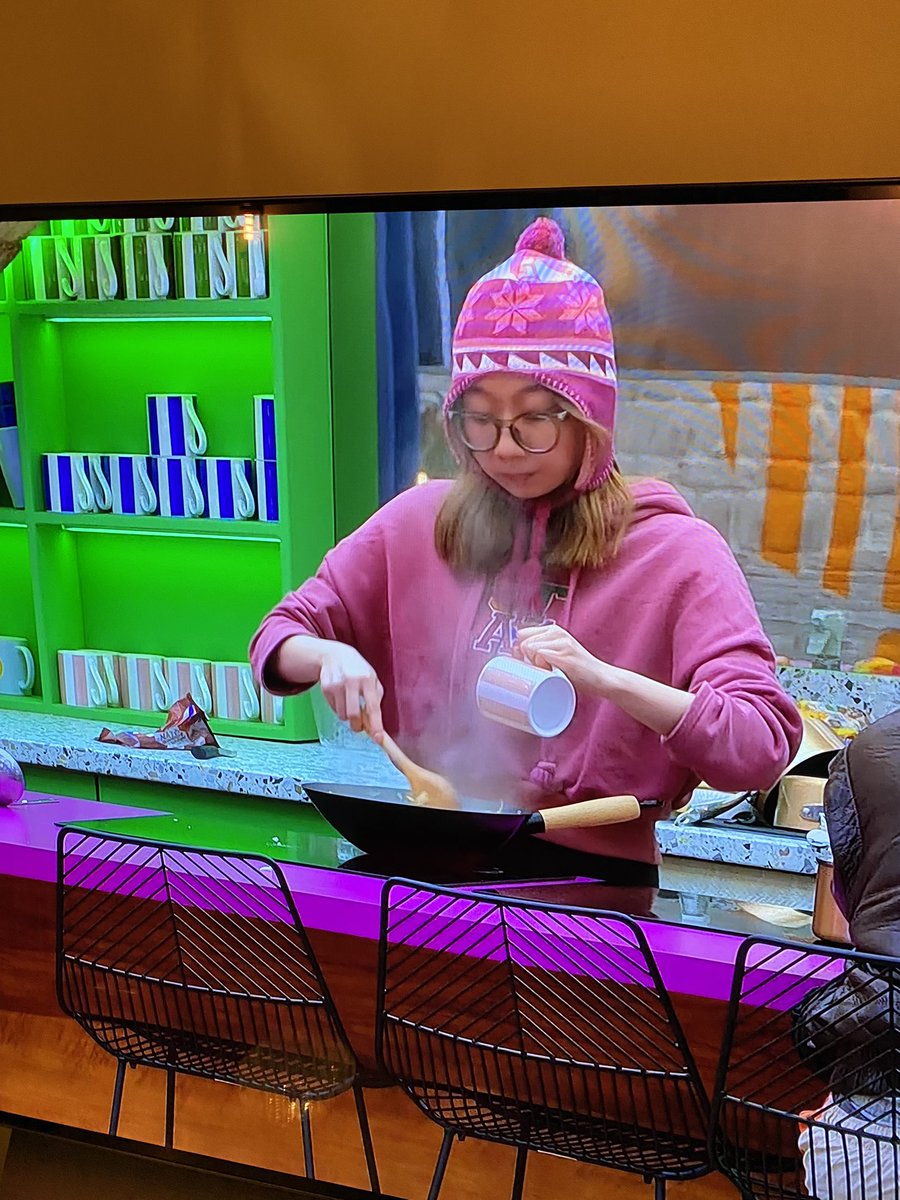 macfloosie's tweet photo. Just putting these two images side by side. Brilliant costuming Big Brother #bigbrotheruk #edith #yinrun https://t.co/UeFx085EUK