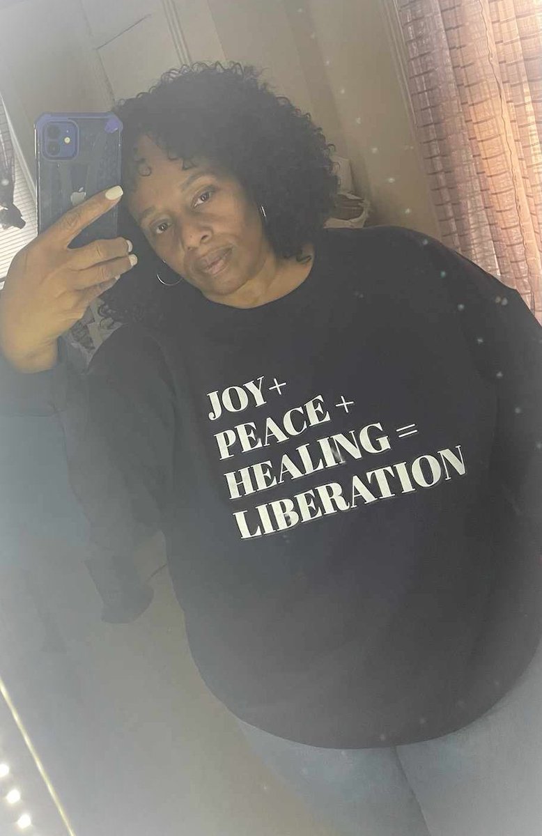 AsheJones1's tweet photo. Beanie Sigel is not the only one feeling it in the air. You are. It's crisp and you can feel it. Kimberly Rogers is fighting pre-Jack Frost with her B. Free Collaboration Fit. Yes...she's ice cold with style! Get yours today!

https://t.co/hLpvBQOoS0 https://t.co/qP2QzOR75v
