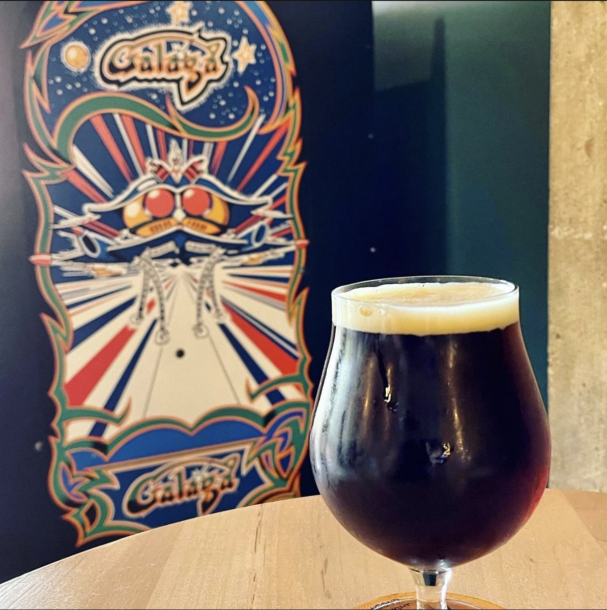 Hot weather is out, Dark beers are In!  
Grab a pint at Second Draught for $2 Off on Mondays!   
May we suggest the *High Frequency* baltic-style porter from @projecthalobrewing  and a free game of Galaga?   

#drinklocal #craftbeer #porter #brewing #houstonbeer #theion