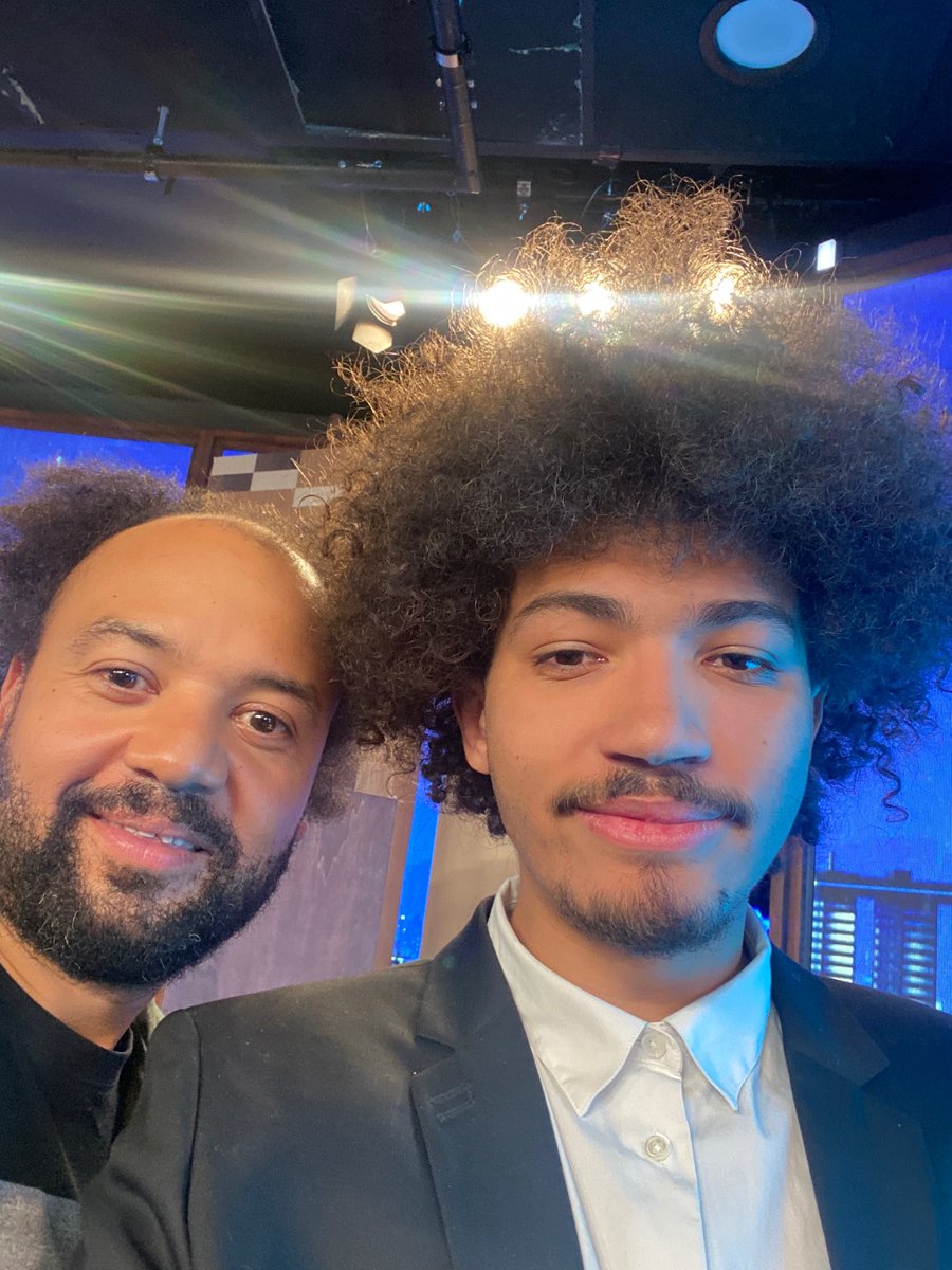 KarotRappe's tweet photo. Mes 2 couilles quand j'arrive pas à les raser de façon symétrique prc que g peur de me blesser https://t.co/Ta8lfdlJT7