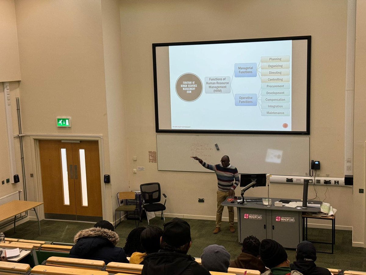 Kingskagyemang's tweet photo. Today, I had the rare opportunity of delivering a lecture to postgraduate students at the Faculty of Law, Management and Social Sciences of the University of Bradford, UK.
The lecture was on the topic, Power and Leadership in Human Resource Management.
#Power2Empower #Scholsec https://t.co/fHSJ7YIwll