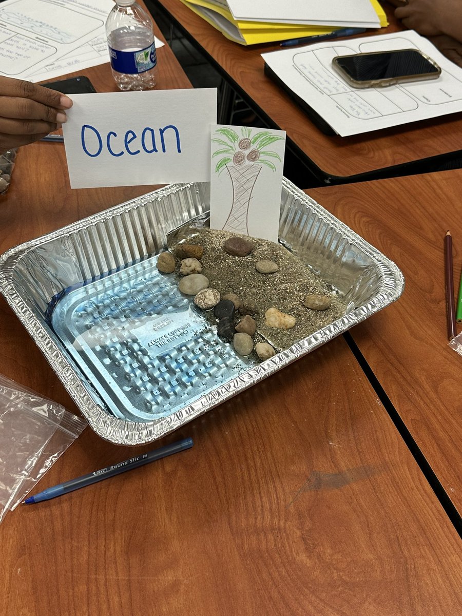 rogersstac's tweet image. Teachers created models to compare bodies of water during our Digging and Diving session during DSD. @jamologan @AISDElemScience