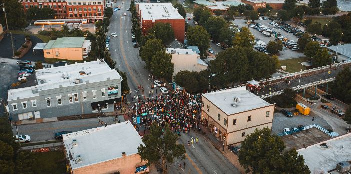kresgefdn's tweet photo. What can the future look like if our spaces were restructured toward justice?@PolicyLink is accepting applications for its Spatial Futures Fellowship, which is focused on shaping a more just future for housing, land &amp; communities. Apply by Nov. 9.  https://t.co/RyhwHBiXKB https://t.co/1RQOzd6QFC