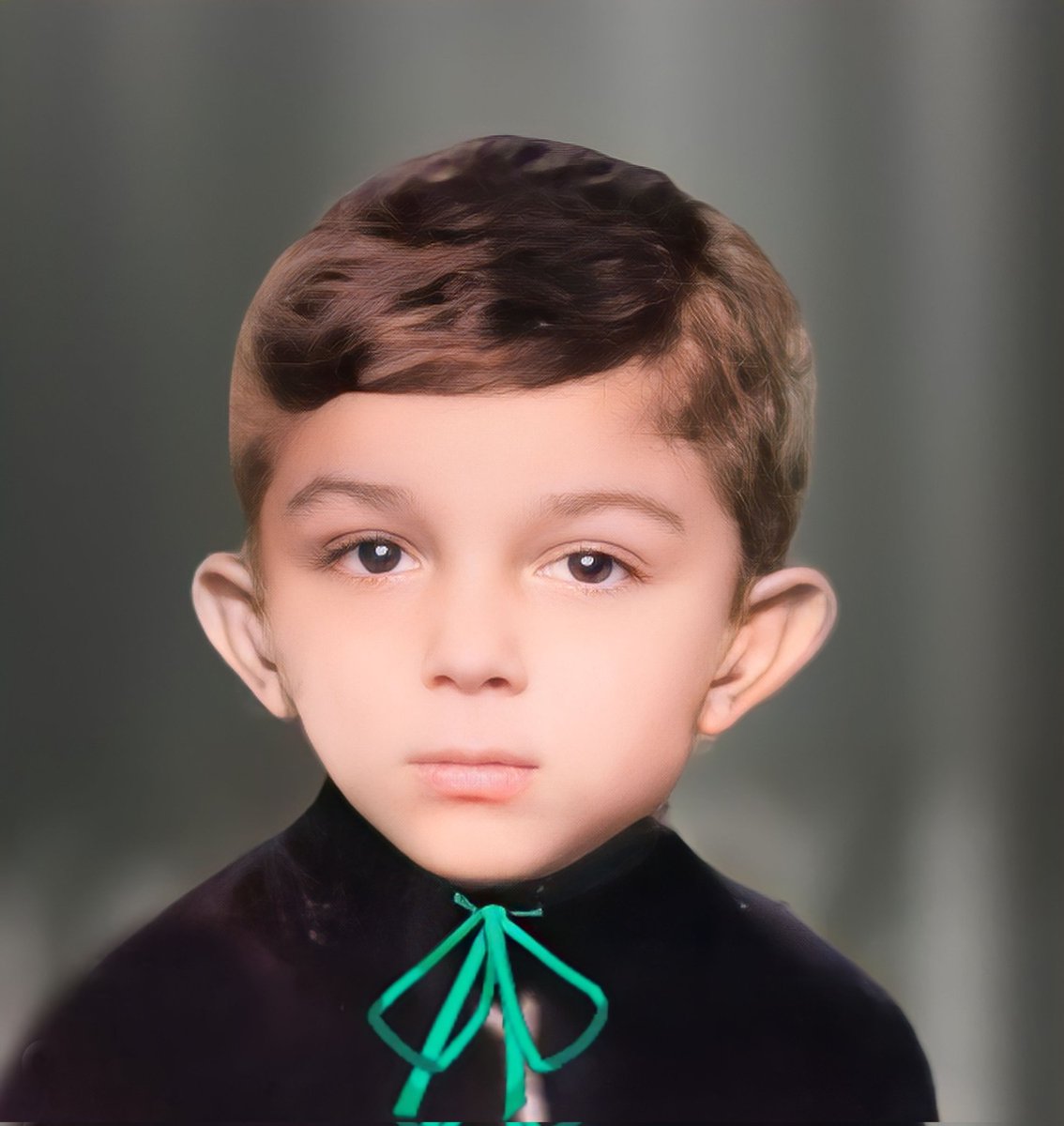 NehmeRazouk's tweet photo. #كلماتي...
 بعدني بذكر أدقّ التفاصيل 
ويمكن هيدا يلي تاعبني..!
ولد..؟ مدري طفل زغير..؟
المهم إنو بعدو بيشبهني..!

    #رزوق_نعمه https://t.co/F53ypzeW1y