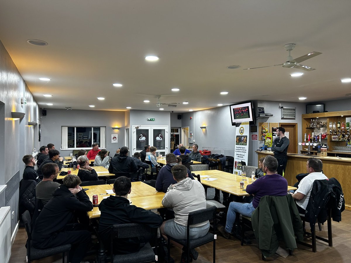BurtonReferees's tweet photo. A great night of engagement and discussion around self evaluation, coaching and how to benefit.
Huge thanks for getting involved- fantastic to see enthusiasm and good ideas from everyone especially our younger members - keep up the good work!
#BurtonRA #developingreferees https://t.co/S6uNQqEEQM