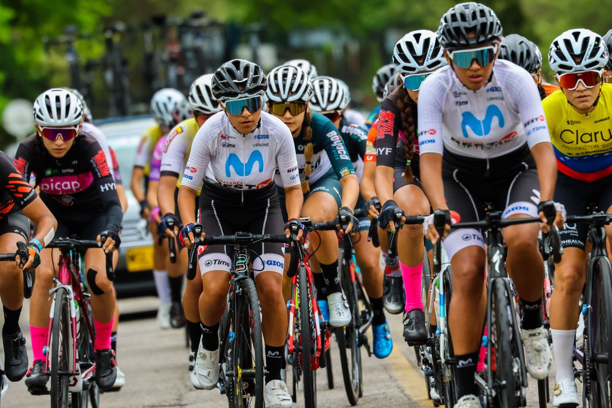 #TourFemenino2023🇨🇴🚴‍♀️, Día 5️⃣: 👏 guerreras. En cada jornada dejaron el alma para defender el podio, como tercera🥉, de #MarcelaPeñafiel en la Sub 23. Además, la 'Marce' fue la mejor 'tricolor' con su top 8 en la general. 💪 Gracias #NataliaVásquez,  #CamilaVega, #SolSalgado.