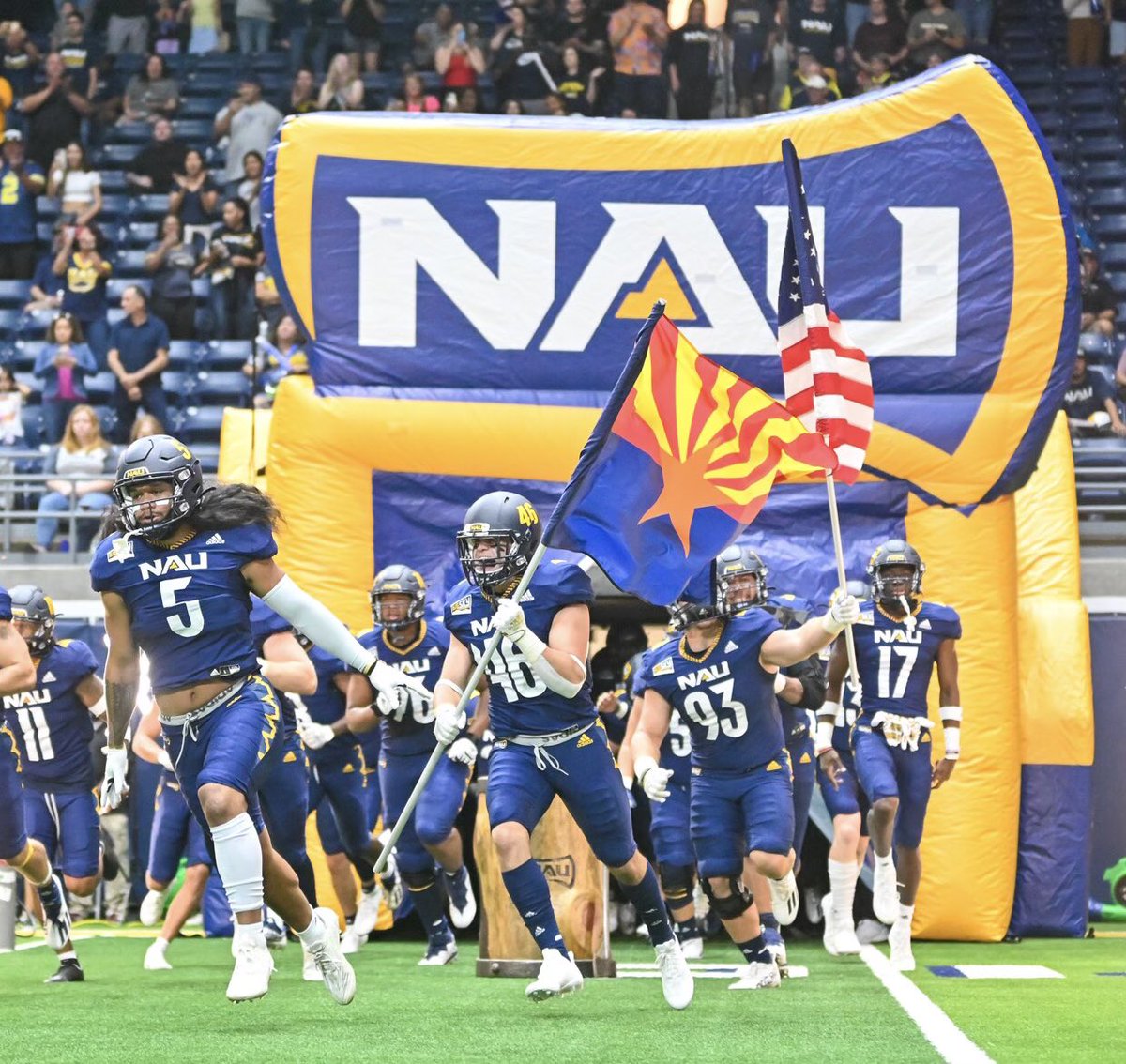 All Glory to God!! Blessed to receive an offer from <a href="/NAU_Football/">NAU Football</a> Thank You Coach <a href="/CoachA_Davis/">Austin Davis</a> and @Coach_Hoff_NAU for the offer!!