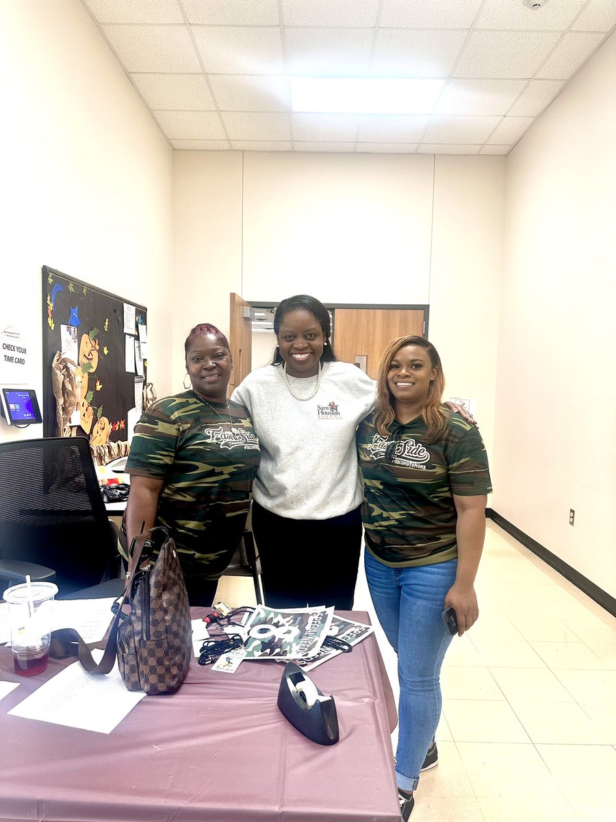 Here’s a mother and daughter of Eastside Transportation! Daughter graduated from Nimitz and wants to go into the Healthcare field. So thankful they work to make a difference in @Transport_AISD! #myAldine