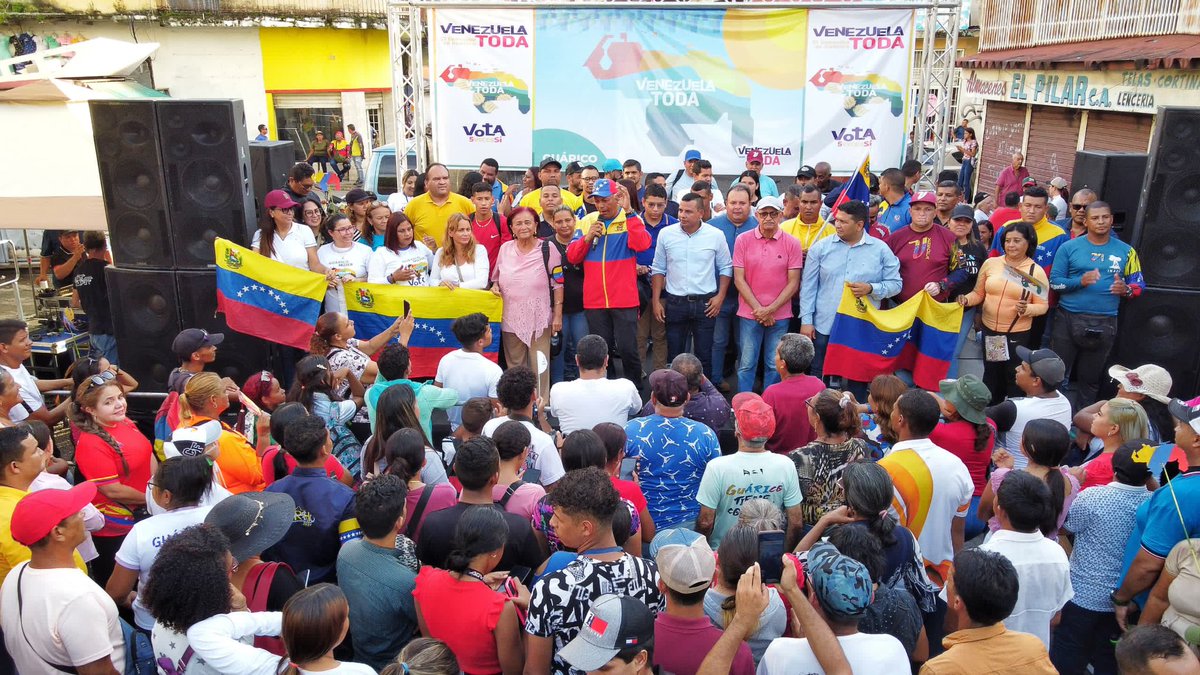 josemvasquez's tweet photo. ¡Nuestra capital guariqueña salió a defender nuestro territorio Esequibo y la soberanía del país! ¡Venezuela es tierra de paz! Seguiremos unidos, en la lucha por nuestra integridad territorial. https://t.co/YJolqwatxe