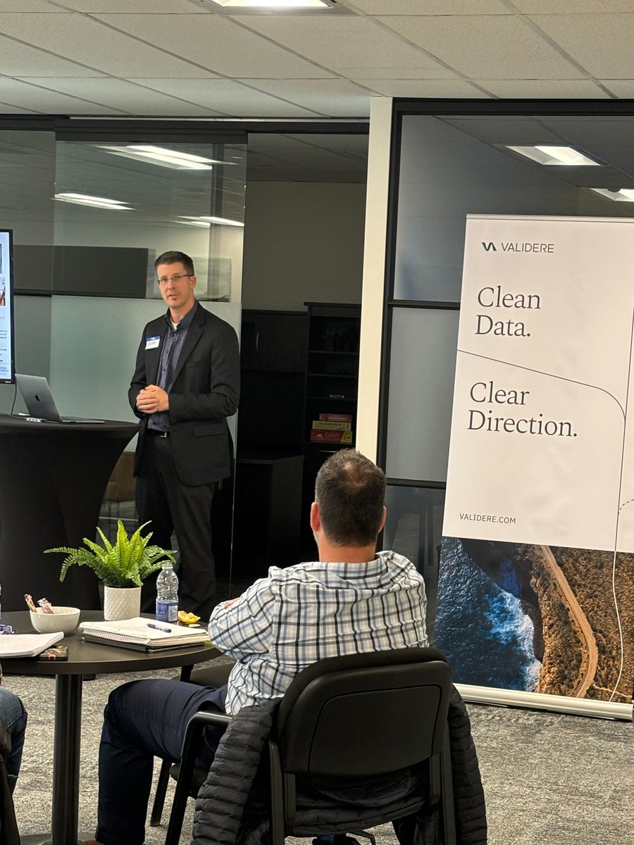 Validere tweet media