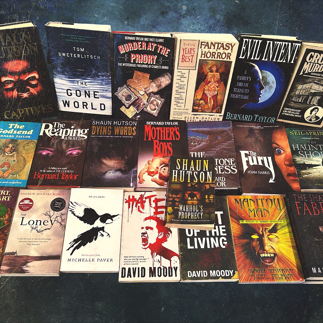 We’re doing a Christmas giveaway! Everybody signed up to receive our December Edition has a chance to receive a random signed secondhand book! Lots of great authors amongst the titles - sign ups are open now so be quick! abominablebookclub.cratejoy.com/subscribe/