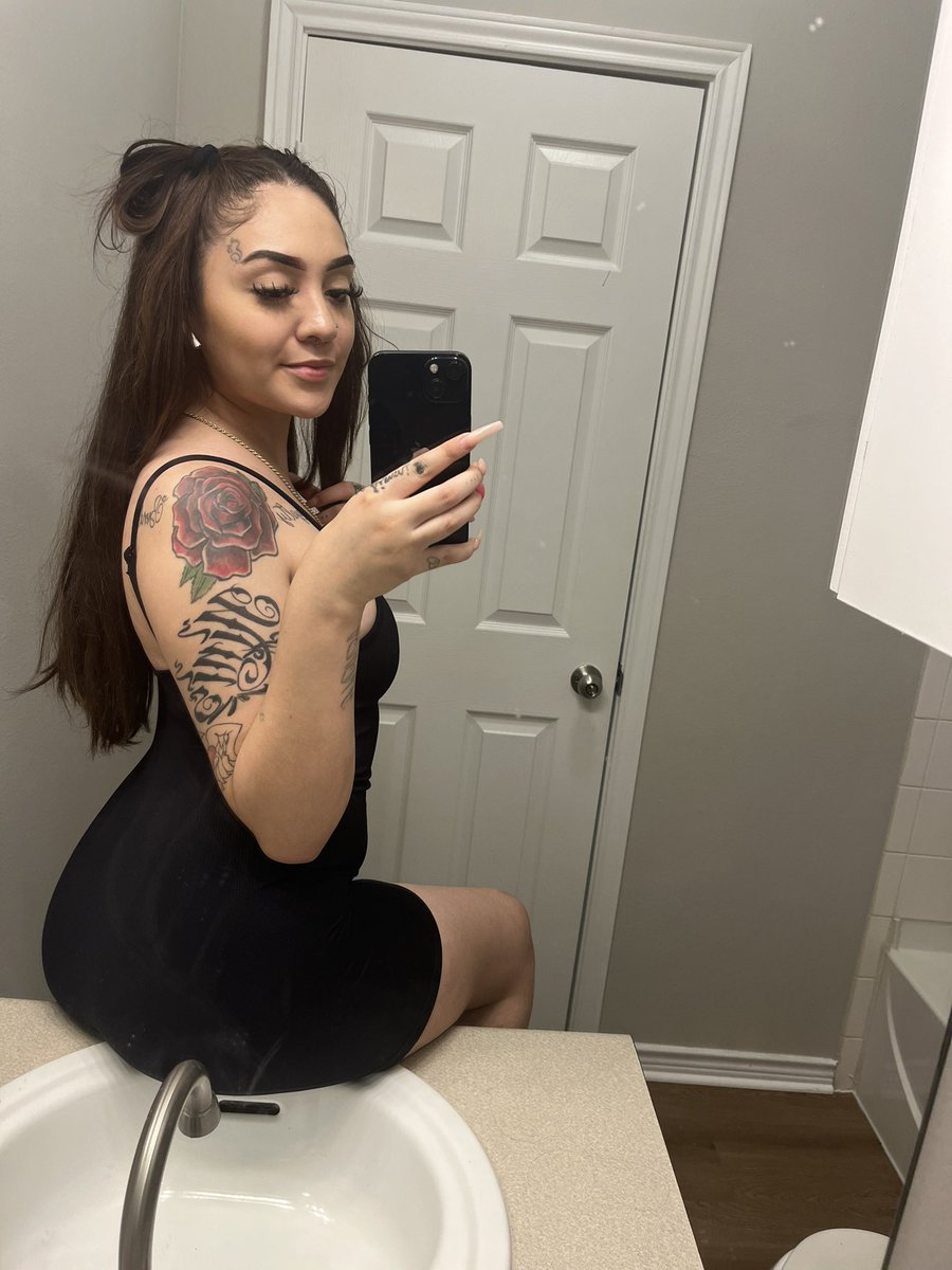 onlyfans.com/poshnio come see what’s underneath