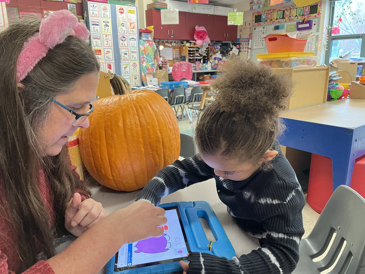 mrscushman (@mrscushman) on Twitter photo Prek Students in Wicomico County enjoyed making monster glyphs on Halloween
#Wixie <a href="/Tech4Learning/">Tech4Learning</a> Prek Students in Wicomico County enjoyed making monster glyphs on Halloween
#Wixie <a href="/Tech4Learning/">Tech4Learning</a>