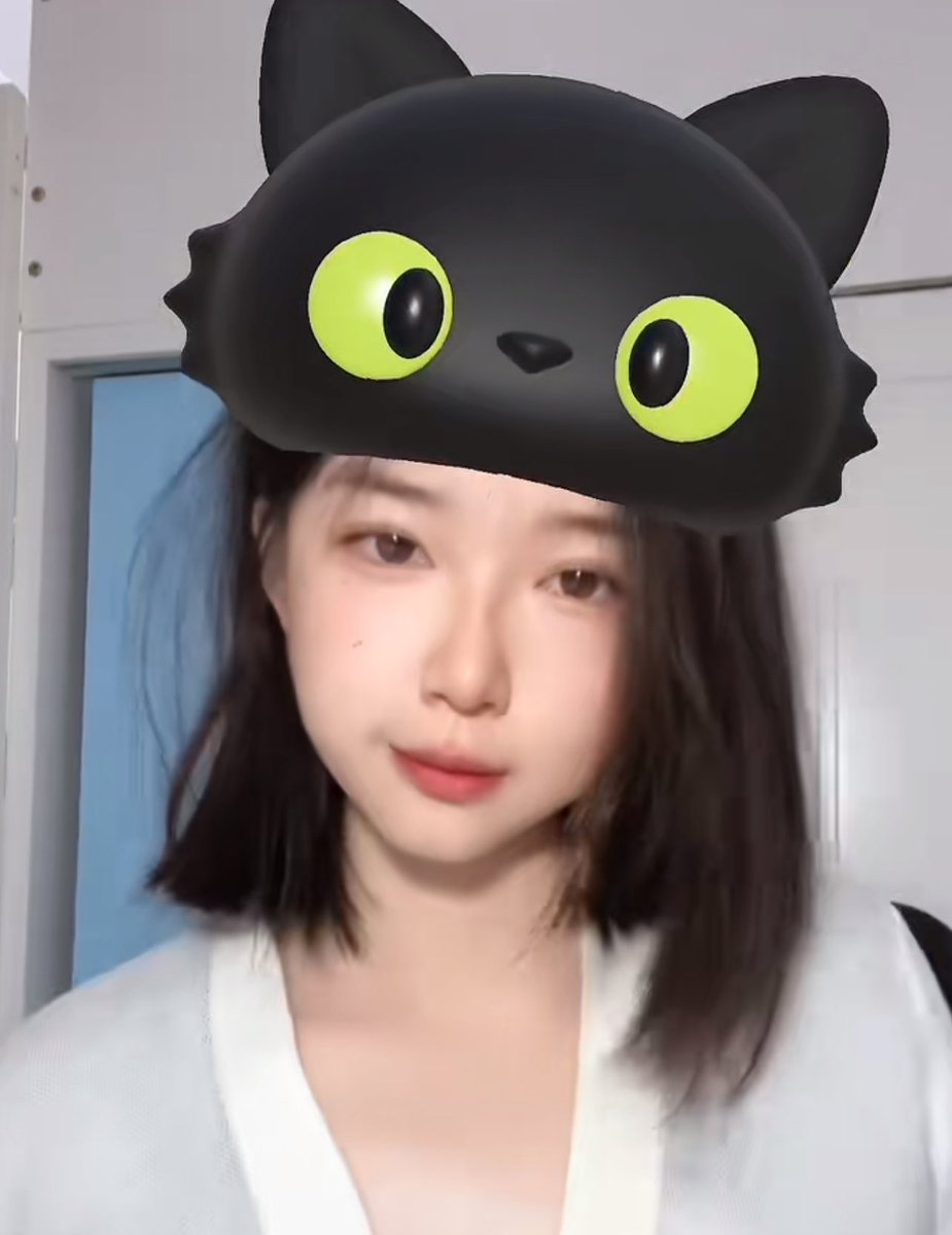 slutjien's tweet photo. 颜值7分
普女长相，看着不会太聪明的样子。
淫相8分
很有味道，这样长相我不会接受她作为我女友，但能欣然接受她作为宠物。这就是下贱的魅力。
妆容7.5分
网络审美的化妆，能定位成玩具还是不错的。
总体8分
廉价丧志玩物
#打分 #出卖 #反差婊 #意淫 #羞辱 #投稿 #配文 #母猪  #报价 #母畜 https://t.co/y8BzQFGFey