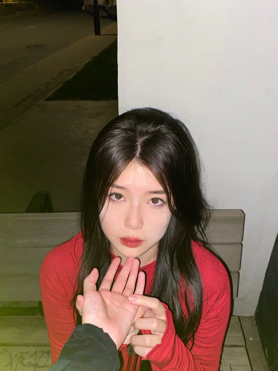slutjien's tweet photo. 颜值7分
普女长相，看着不会太聪明的样子。
淫相8分
很有味道，这样长相我不会接受她作为我女友，但能欣然接受她作为宠物。这就是下贱的魅力。
妆容7.5分
网络审美的化妆，能定位成玩具还是不错的。
总体8分
廉价丧志玩物
#打分 #出卖 #反差婊 #意淫 #羞辱 #投稿 #配文 #母猪  #报价 #母畜 https://t.co/y8BzQFGFey