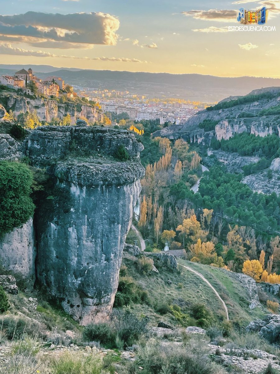 #Cuenca en #Otoño se desata.🍁🍁🍁
La belleza y los colores de sus paisajes en esta época del año son la excusa perfecta para que que vengas a descubrir nuestra ciudad y la naturaleza que la rodea.😍😍😍