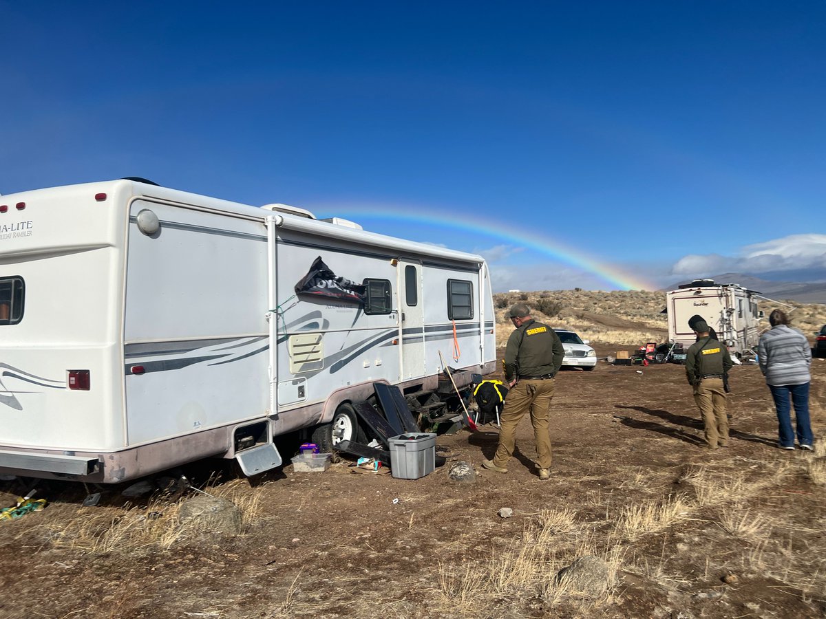 WashoeSheriff's tweet photo. affects people too.
As it begins to get colder more often, our H.O.P.E. Team will continue to bring resources and help find shelter for those in need while also working to help keep our open spaces clean and safe.
#HOPETeam #sustainability #compassion https://t.co/T1hQDNdrJj