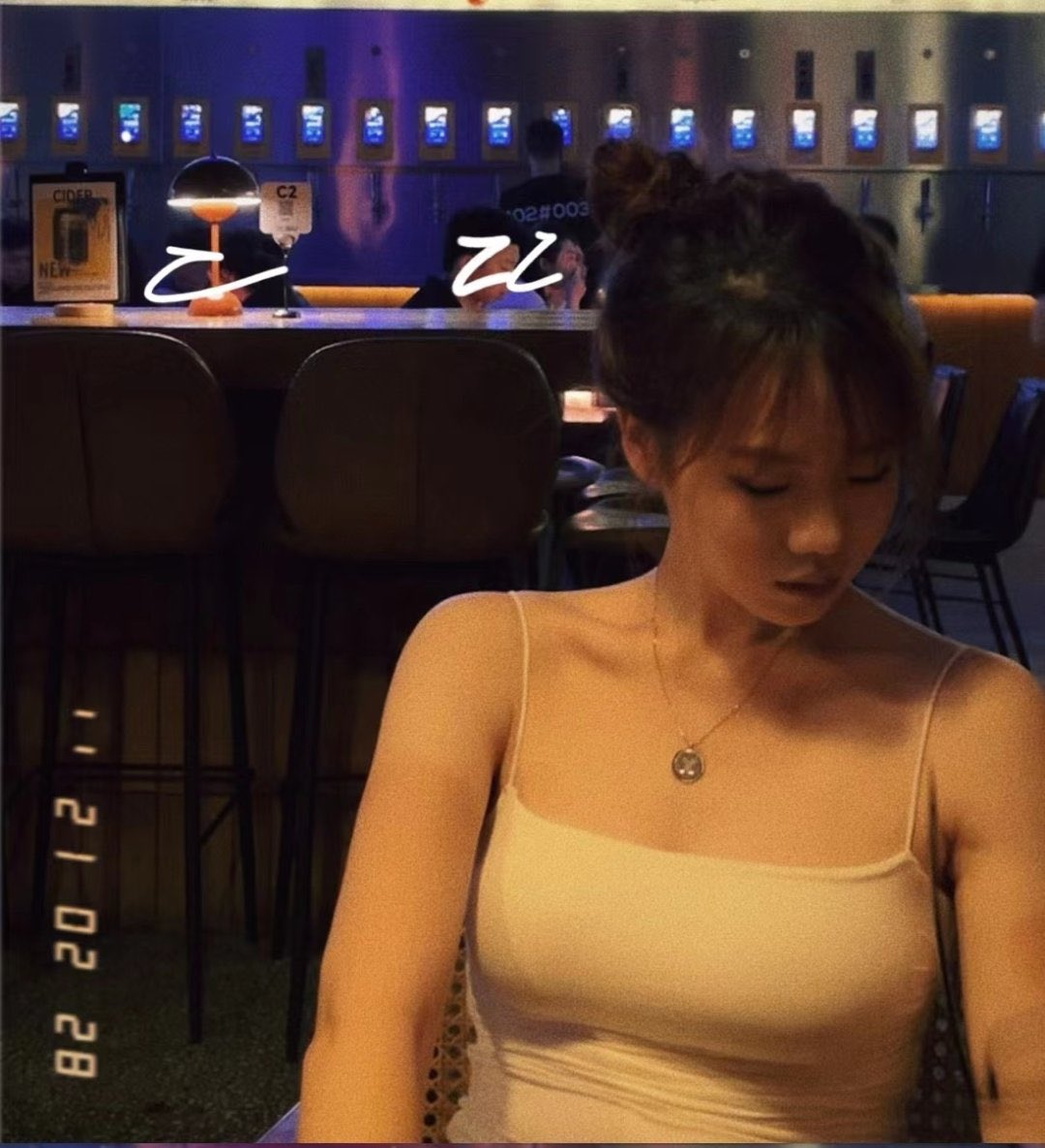 slutjien's tweet photo. 颜值7分
淫相8分
妆容7.5分
总体7.5分
我感觉对每个投稿无论怎么样都应该去给个评分，就算我没有灵感。
只给我前两张感觉不错，有点肉感的身体加上看似青春活泼的性格。完美的实战形女友，可惜最后一张有点垮，审美缺失是这��的。

#打分 #出卖 #反差婊 #意淫 #羞辱 #投稿 #配文 #母猪  #报价 #母畜 https://t.co/IfNQtN7Gnt