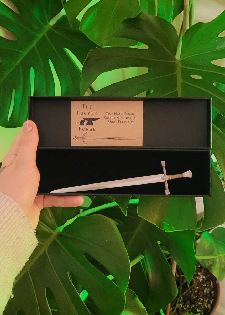 The Theard Gods summon me..

I have been given a gift from the gods!
A tiny sword 🥲 I will use it wisely.

Thankyou so much @GameraGamesInc for the gift! 

#TheAwakenerForgottenOath #ad