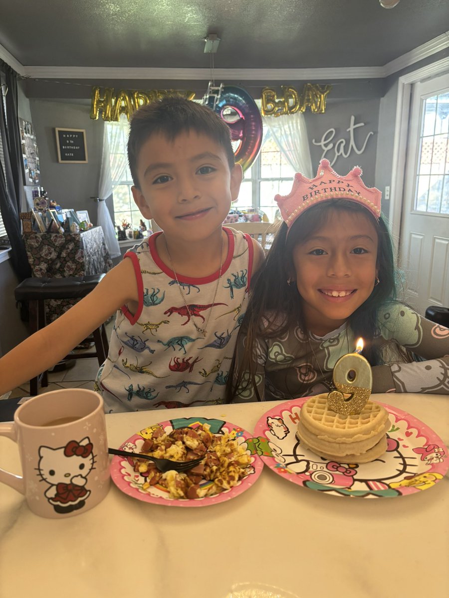 aluna0707's tweet photo. Celebrating 9 years of life πππon this #MindfulEagleMonday my #littleEagle Happy Birthday Kate!!! ππ§ #drlunassclass #labbaby #fiercenine @LuisLun71490933 https://t.co/Wpy2hxFW43