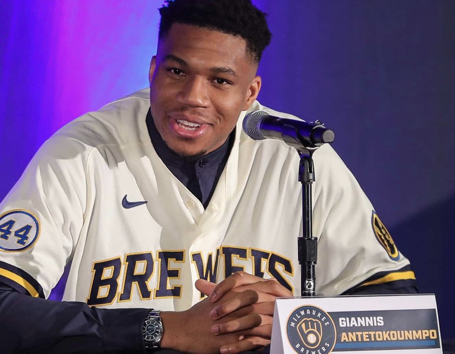 BucksAfterDark's tweet photo. Brewers Owner Giannis Antetokounmpo
thoughts  on Craig Counsell going to the Cubs 

“At the end of the day it’s a bitch move and Craig is Bitch made, ran from the grind, could not relate” Per “TMJ4” https://t.co/aQyBzpf3Ku
