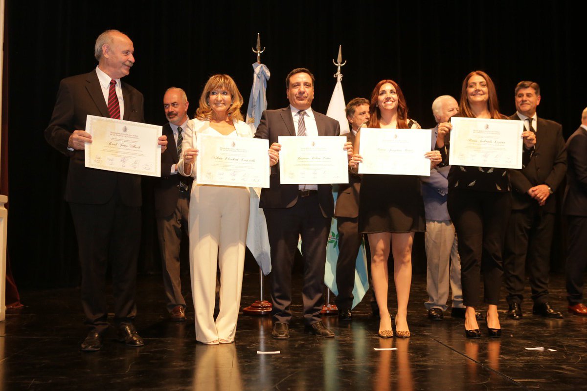 ecrescitelli20's tweet photo. Orgullosa de haber recibido el certificado de la Junta Electoral que me proclama como diputada provincial.
Mi compromiso con los mendocinos para honrar con responsabilidad y esfuerzo el mandato otorgado, para que nuestra provincia continúe creciendo. https://t.co/cHt0zoUYf9