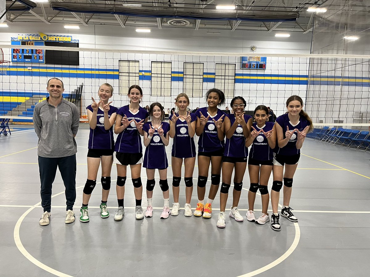 DLS_GVB's tweet photo. Way to go Skinner North on your Silver Championship at the De La Salle tournament on Sunday. https://t.co/RyX2Hb1EBo