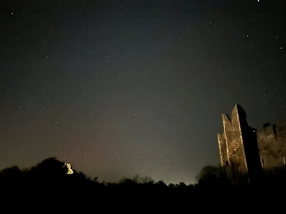 sshinnie's tweet image. Spotting the Northern Lights in Framlingham. 😍🥰

#framlingham #framlinghamcastle #suffolk #auroraborealis #northernlights