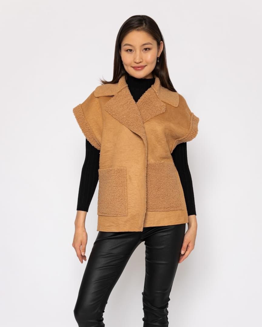 Comfort &amp; layering is key this season with Carraig Donn 🍂

Add warmth, texture and a new layer of style to your outfits with the latest arrivals from Rowen Avenue and Kelly &amp; Grace Weekend. Prices start from only €35. 

In stores and online:
bit.ly/3kwAGVC
-