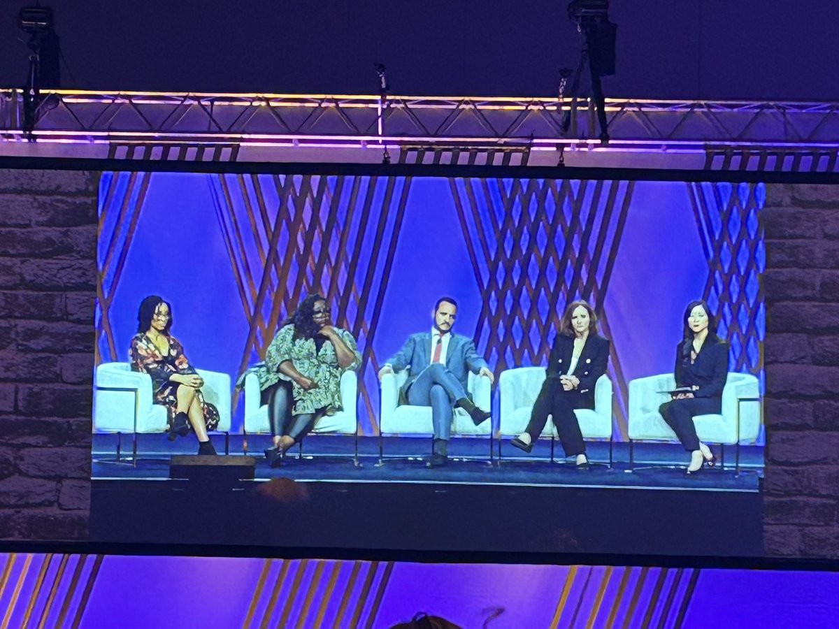 @erintcarey @AAGL @DrOshinowo This is the Most INCLUSIVE panel I have ever seen @AAGL #AAGL2023 kudos to #SPC