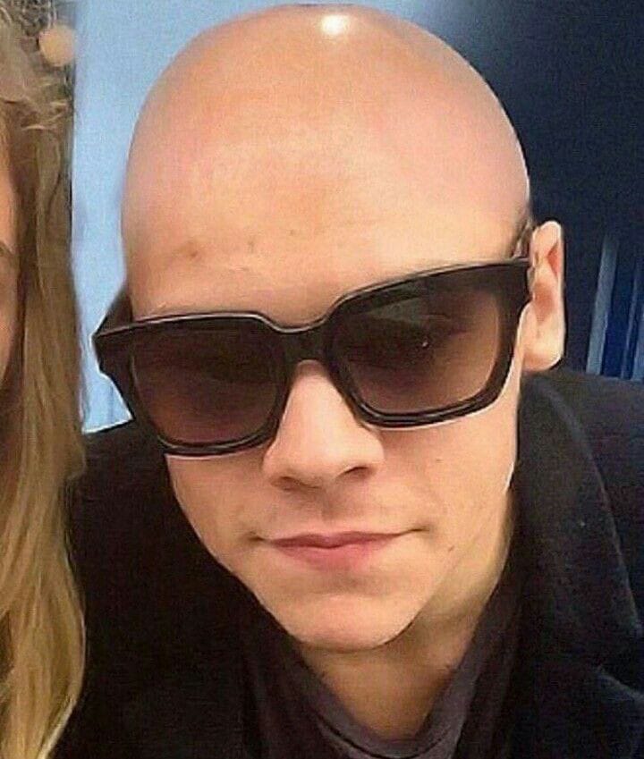 simplylths43's tweet photo. Yo re boluda mal pidiendo que vuelva Long Hair Harry

Harry al corto: https://t.co/s48ZiYyTs0