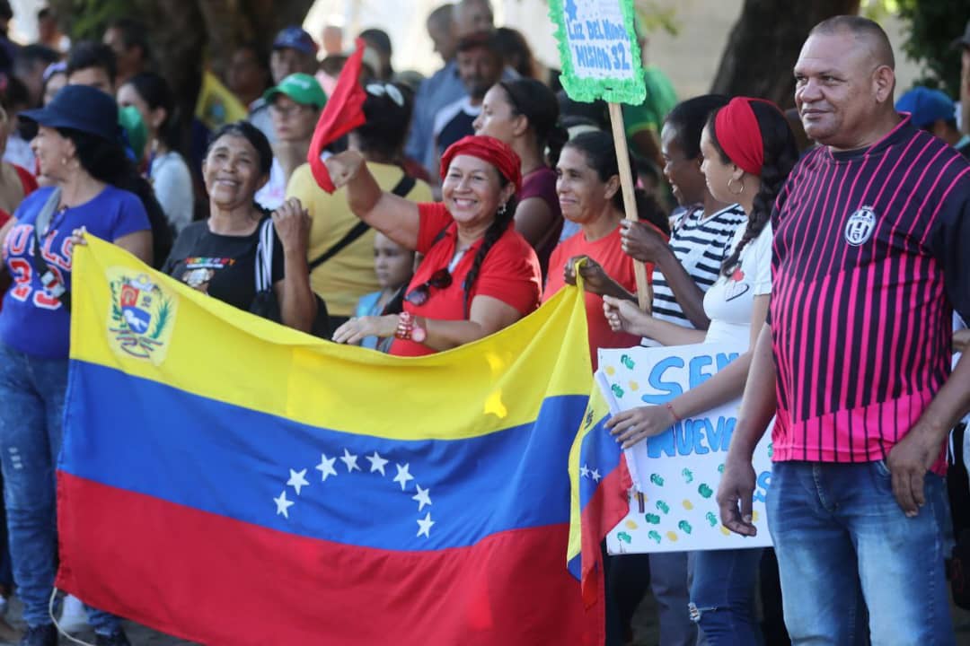 #EnFotos📷| El pueblo de Antolín del Campo, en el estado Nueva Esparta, marchó durante el inicio de la Campaña Venezuela Toda en defensa del Territorio Esequibo.

#SíPorElE5equibo