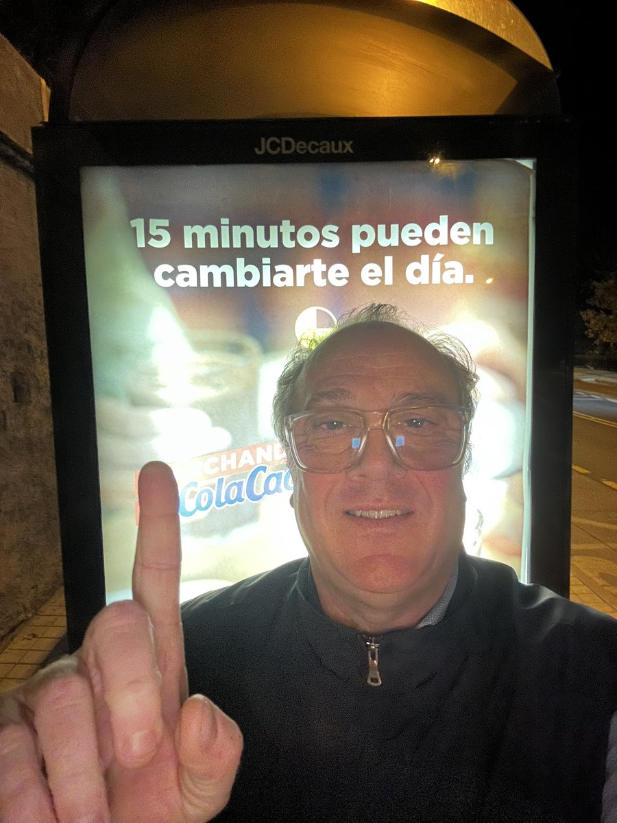 Cuando reservas una mesa en un restaurante, recuerda llegar puntual…
Por que… 15 MINUTOS PUEDEN CAMBIARTE EL DÍA ( O LA NOCHE).

<a href="/soycamarero/">Soy Camarero</a>  

#respectalahosteleria 

#pizzametrosiemprecontigo 

#pizzametroh24aceradeldarro 

#pizzametroh24callearabial