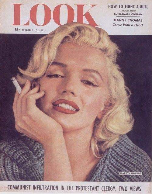 November 17, 1953 Marilyn was on Look magazine's cover.

Copyright Club Passion Marilyn 2002 - 2023 pour Marilyn la fille du calendrier #Marilyn #MarilynMonroe #clubpassionmarilyn #miltonhgreene #lookmagazine