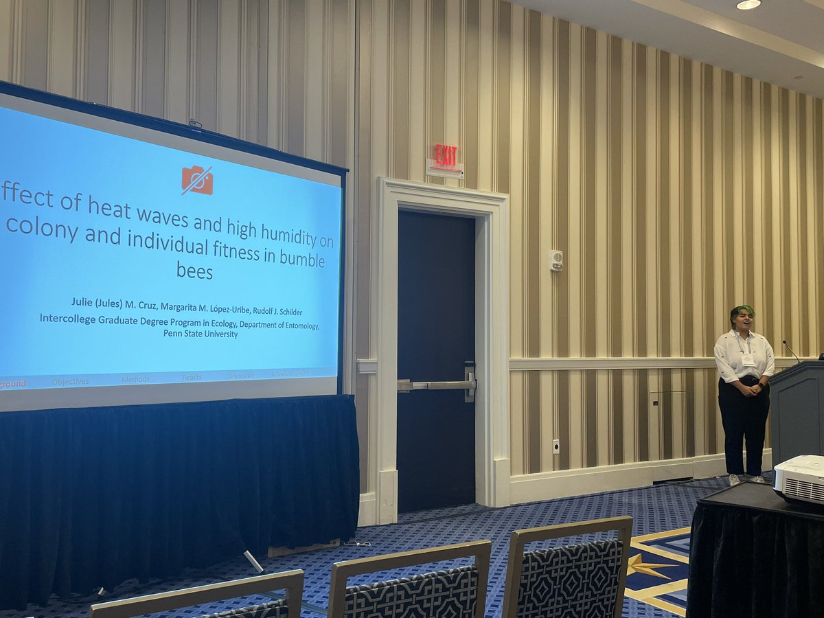 Two amazing talks by @Stephanidae_ and #JulesCruz about  cleptoparasite phylogeography and heat wave effects on #bumblebees <a href="/lopezuribelab/">Lopez-Uribe Lab</a>