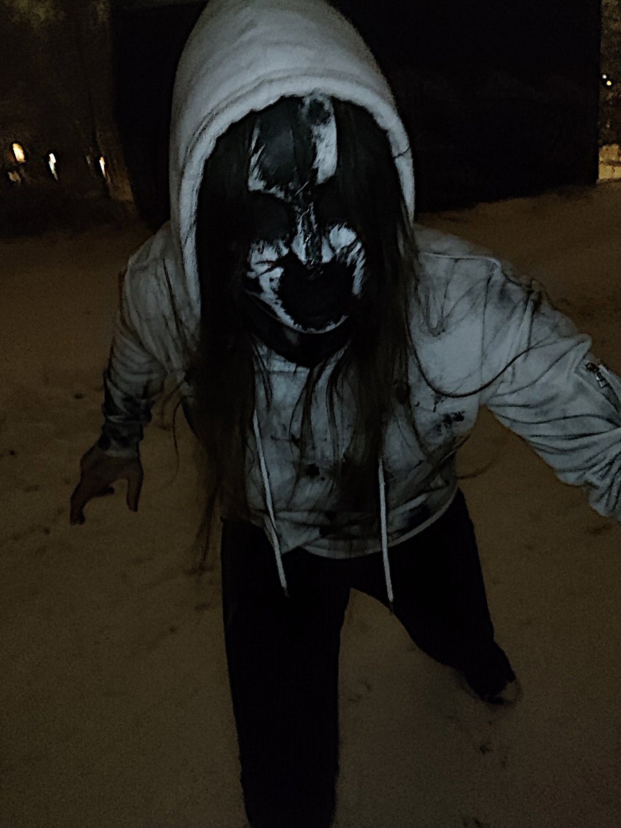 Kromisydan's tweet photo. Kate the Chaser - Slender: The Arrival

Went outside in the middle of the night to take pics for a contest + celebrate the 10 year anniversary of my favorite horror game! Dark maintenance roads are no photo studios, but hey, horror doesn't have to be pretty!

#traconhalloween2023 https://t.co/HXRI4Gnbpi