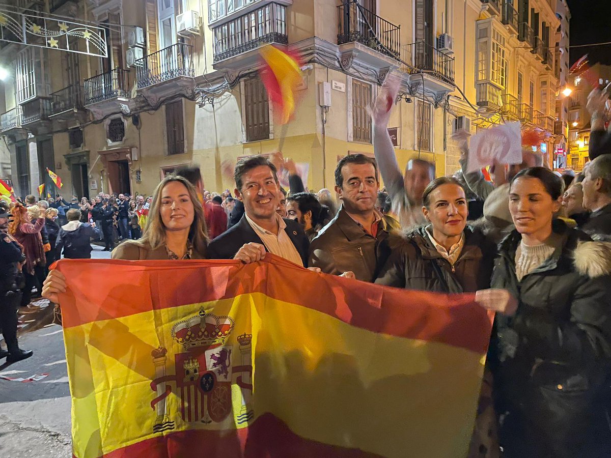 yolandagomezvox's tweet photo. El atropello de Sánchez al Estado de Derecho, está siendo también justificado por los concejales del PSOE de #Málaga capital.

#GMVoxMálaga https://t.co/ArrHZfBVdV