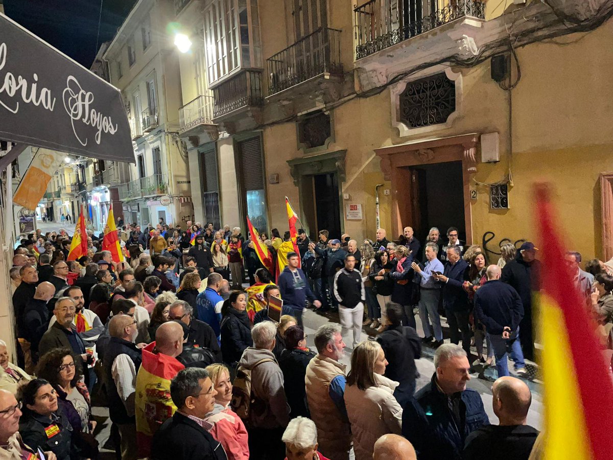 yolandagomezvox's tweet photo. El atropello de Sánchez al Estado de Derecho, está siendo también justificado por los concejales del PSOE de #Málaga capital.

#GMVoxMálaga https://t.co/ArrHZfBVdV